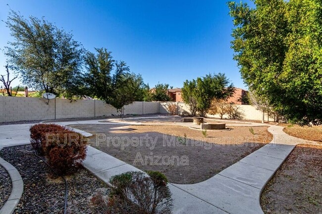 Building Photo - 3311 S Sunland Dr