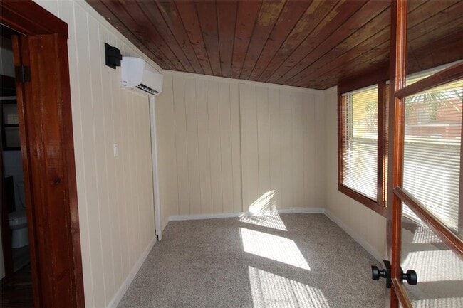 Building Photo - 5231 Calle De Costa Rica