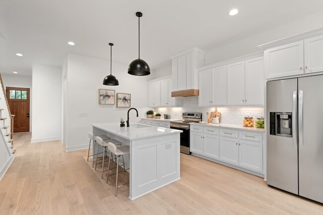 Building Photo - 212B Jennings Ave