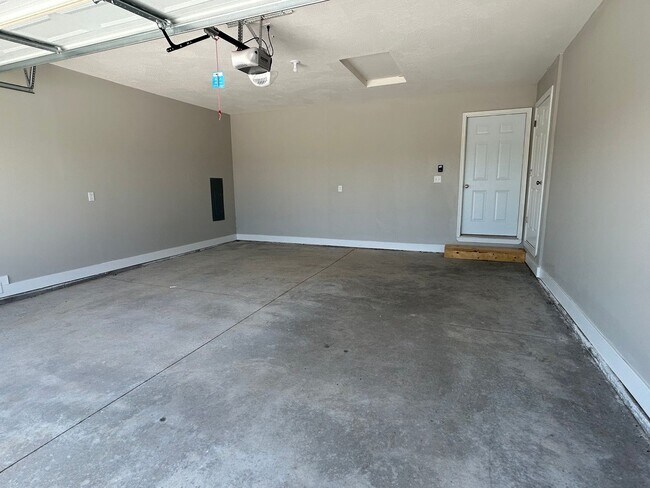 Building Photo - 3821 W Freeman St