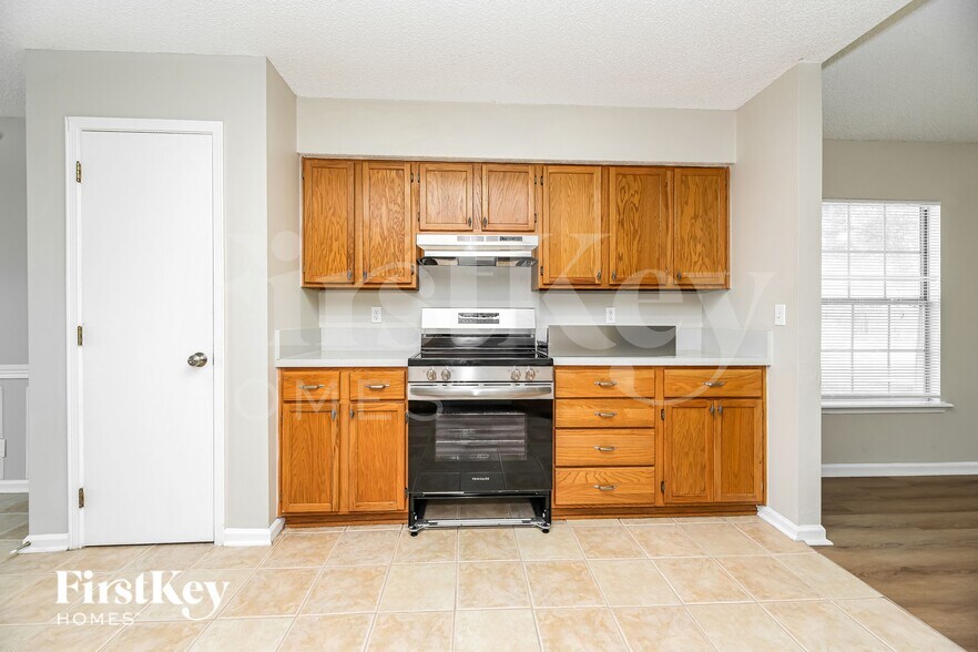 Building Photo - 12621 Ashmore Green Dr