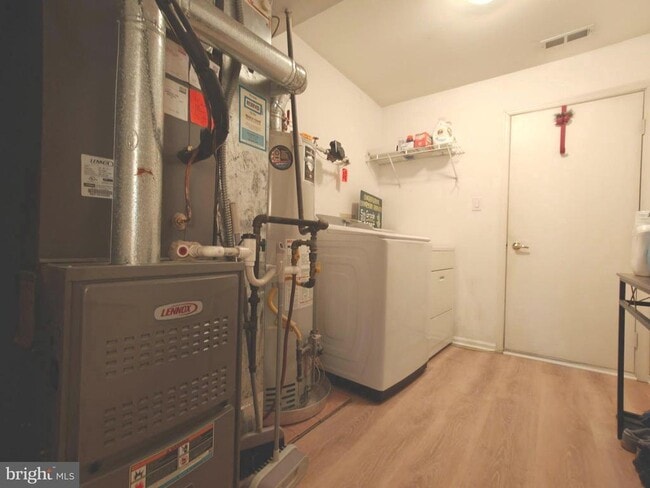 Building Photo - 38 Elkington Dr