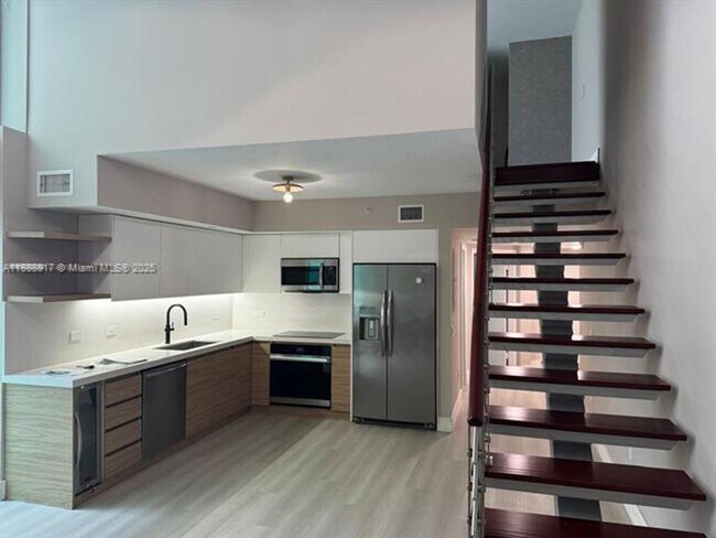 Building Photo - 41 SE 5th St