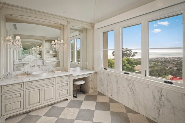 Building Photo - 9 Pelican Crest Dr