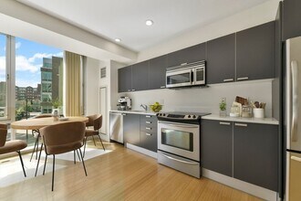 Building Photo - 2 Earhart St