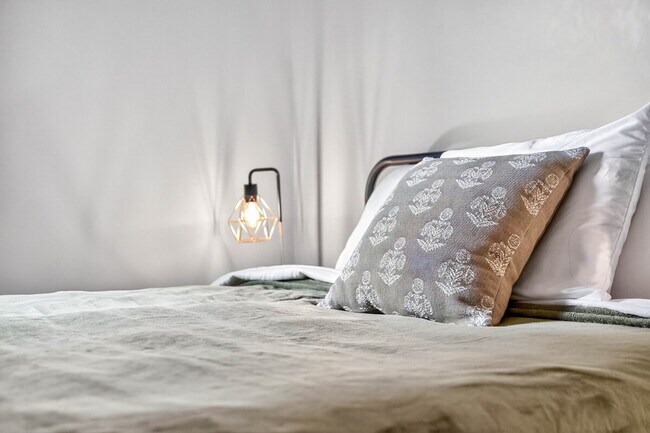 Building Photo - 2024 Shadow Creek Blvd