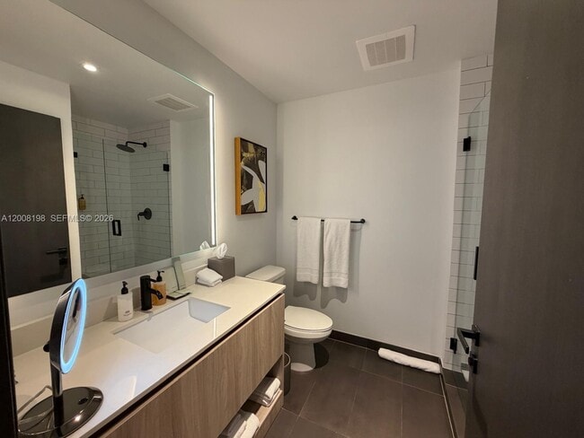 Building Photo - 398 NE 5th St