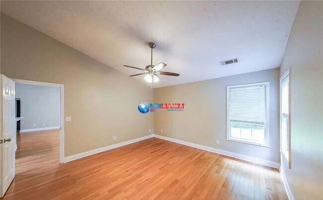 Building Photo - Nice ranch in the COLLINS HILL cluster in ...