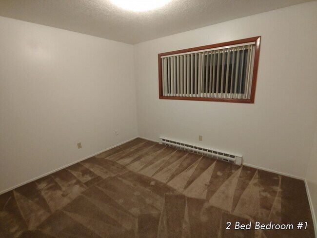 Building Photo - GREAT ground FLOOR pet FRIENDLY  apartment HOME in MT TABOR!