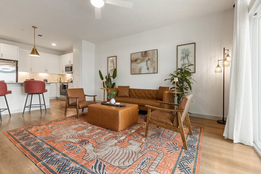 Building Photo - 1301 Leah Ave