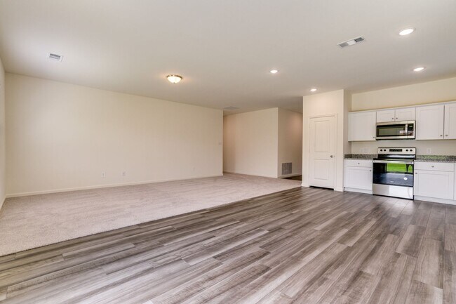 Building Photo - 778 Camden Dr