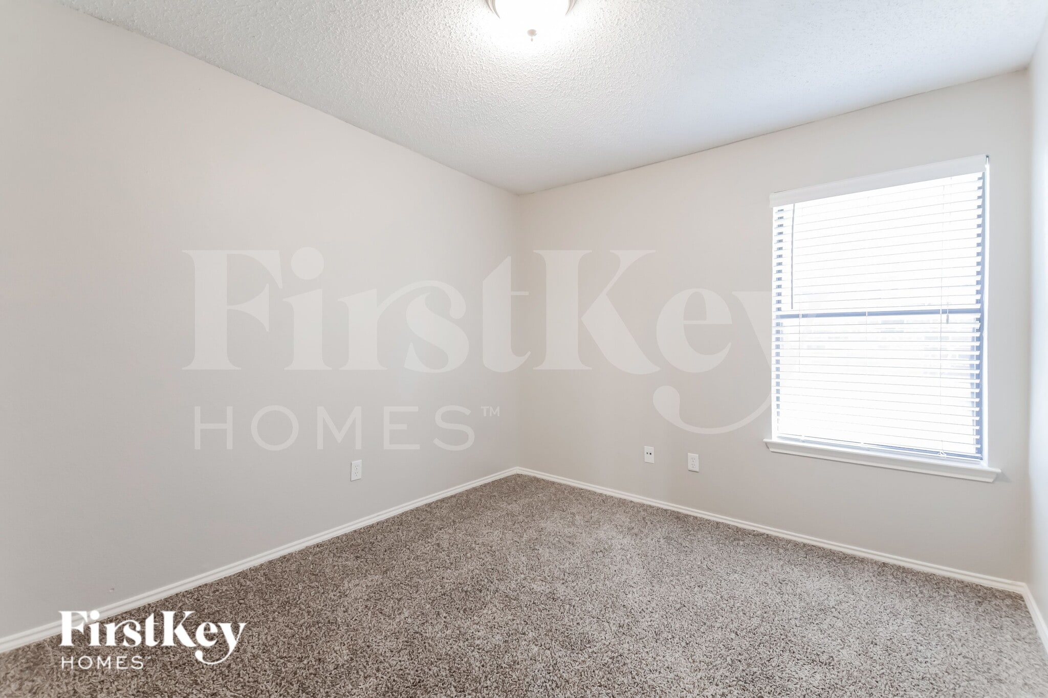 Building Photo - 701 Long Hill Ct