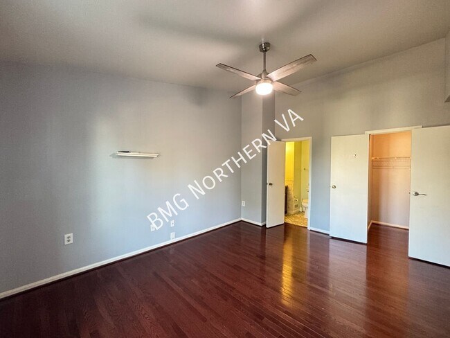 Building Photo - 7343 Rokeby Dr