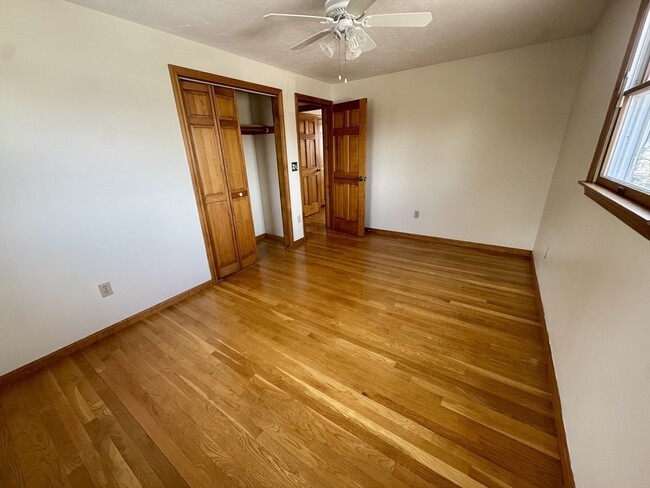 Building Photo - 15 Curlew St