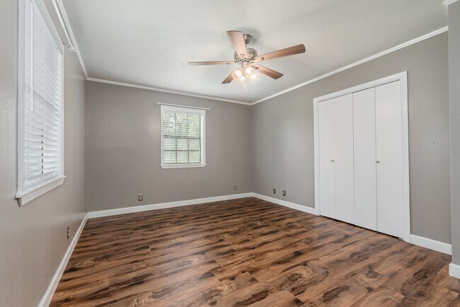 Building Photo - Extensively renovated 4bed,2bath farmhouse on 17 acres!!