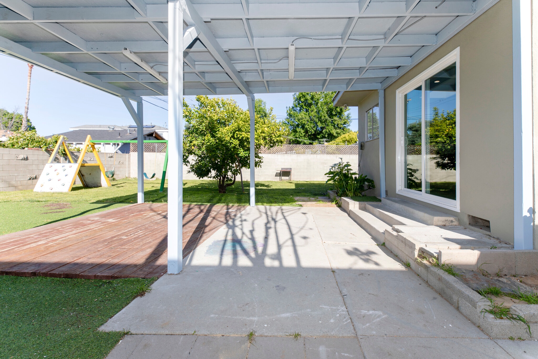 Building Photo - 17425 Emelita St