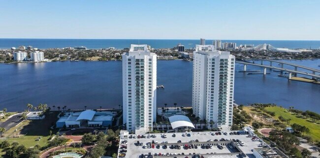 Building Photo - 241 Riverside Dr