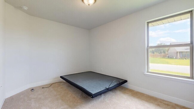 Building Photo - 6227 Pineapple DR