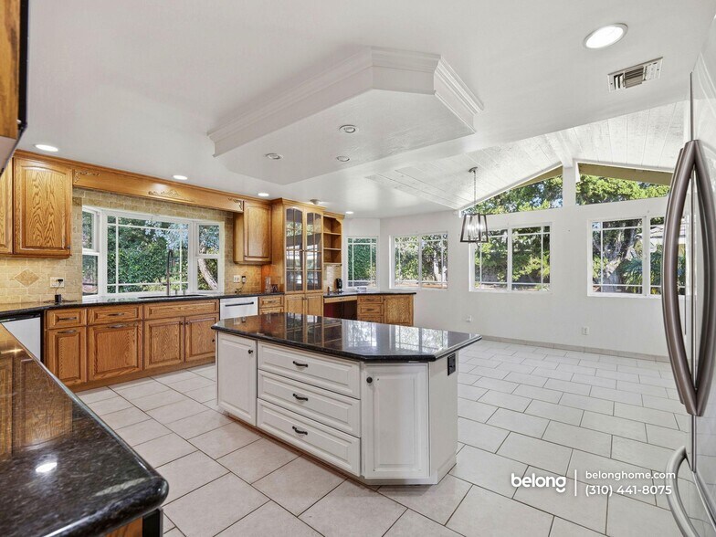 Building Photo - 22243 Craggyview St