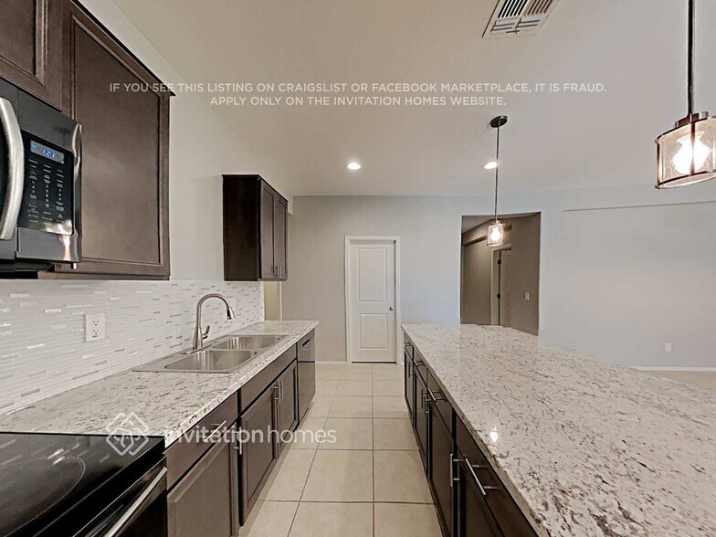 Building Photo - 17987 W Ida Ln