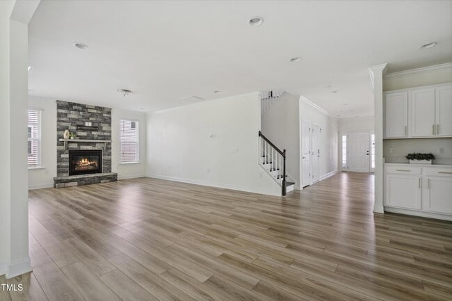 Building Photo - 130 Silent Brk Trl