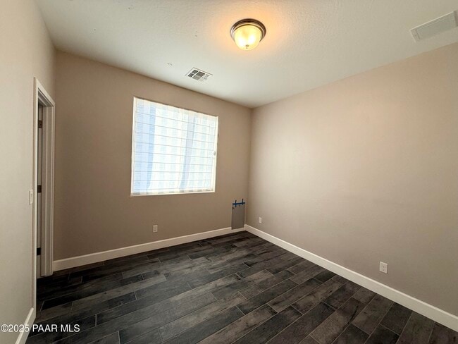 Building Photo - 220 Mackenze Rose Dr