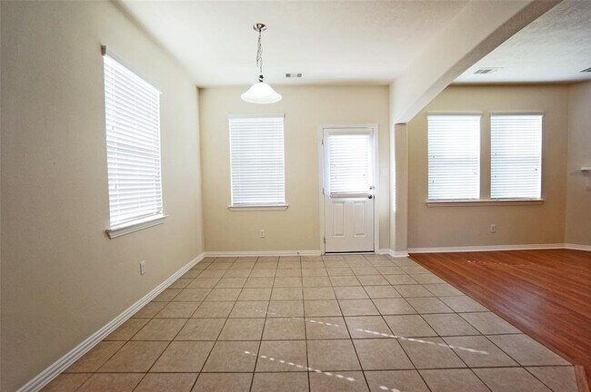Building Photo - 24503 Hikers Bend Dr