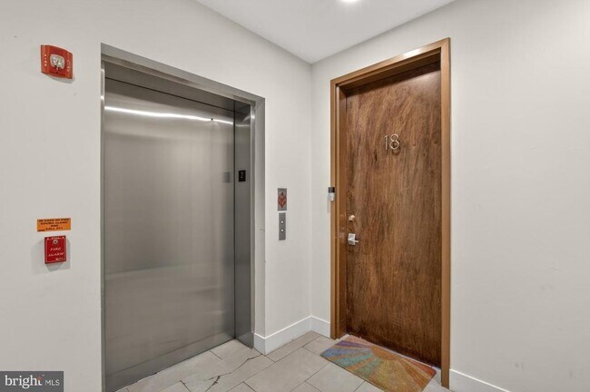 Building Photo - 1535 N Philip St