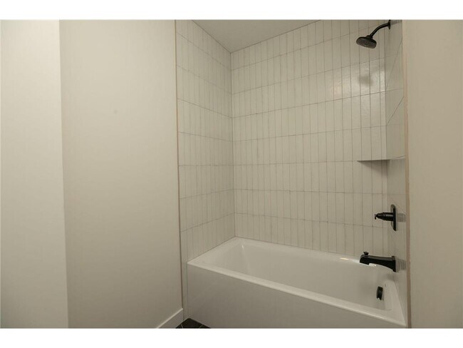 Building Photo - 301 Somerby Pkwy NE