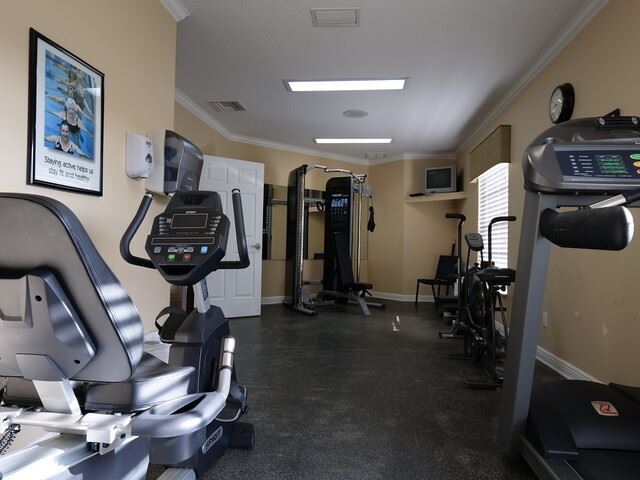 Building Photo - 515 Plymouth St