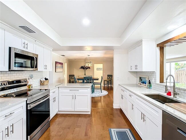 Building Photo - 2250 Watrous Dr