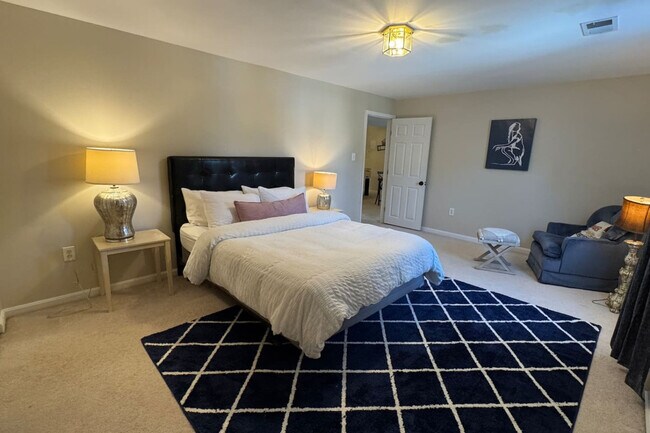 Building Photo - 9414 Grant Ave