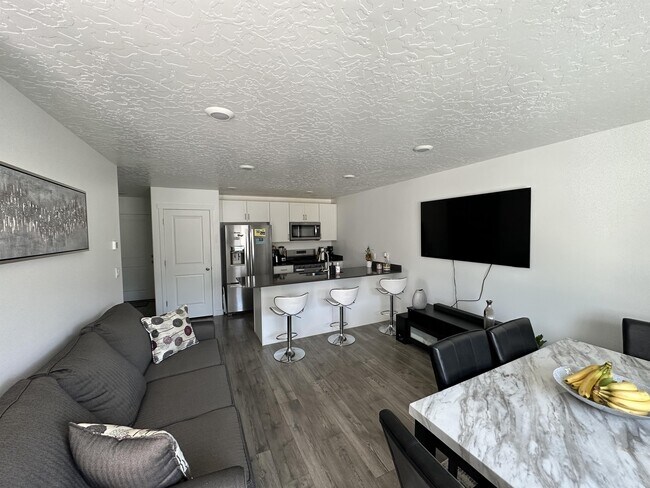 Building Photo - 8516 W Cordero Dr