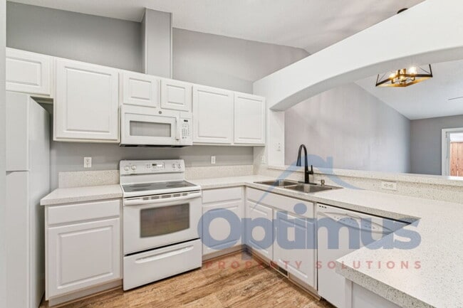 Building Photo - Prime Location & Modern Comfort – 2-Bed/2-Bath Home Ready for You