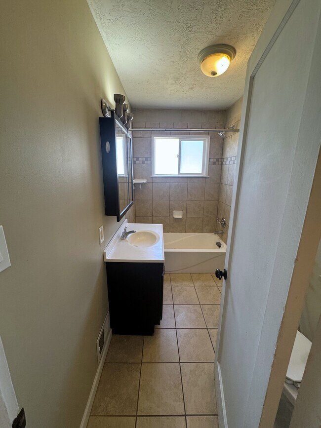 Building Photo - 145 E 1200 S