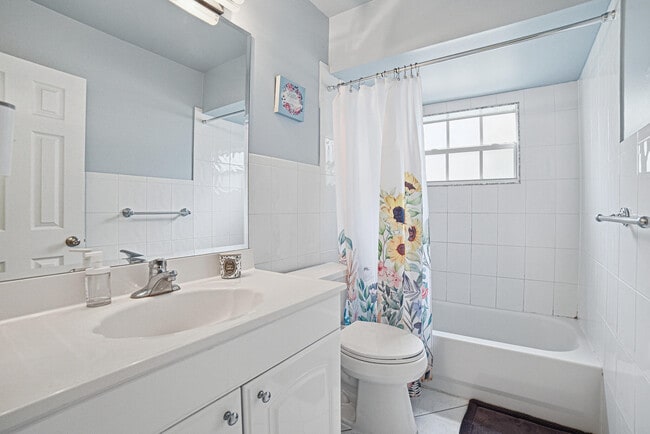 Building Photo - 564 NW 55th St