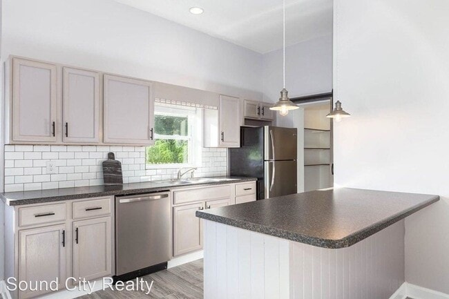 Building Photo - 1 br, 1 bath House - 450 Quarry Rd