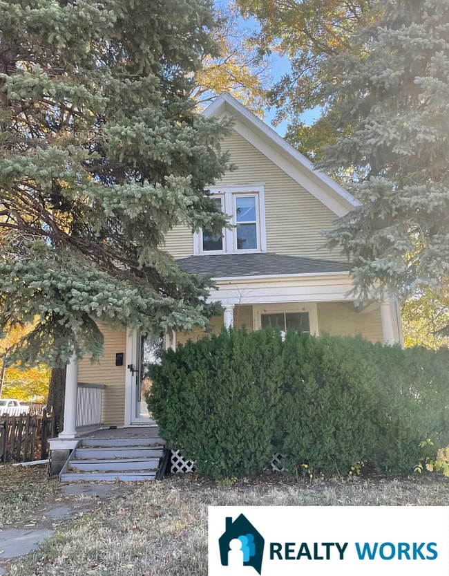 Building Photo - Adorable 2 bed 2 bath house!