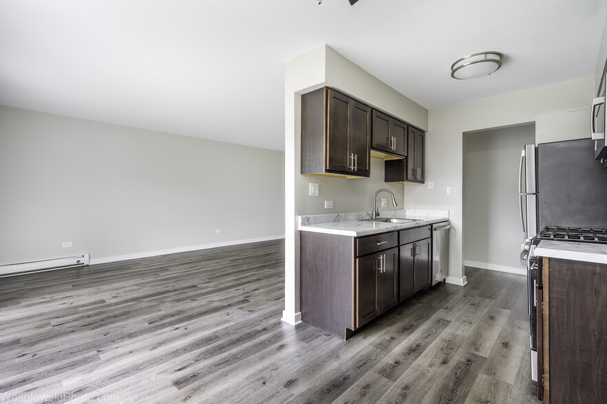 Building Photo - 1305 E Turtle Creek Cir