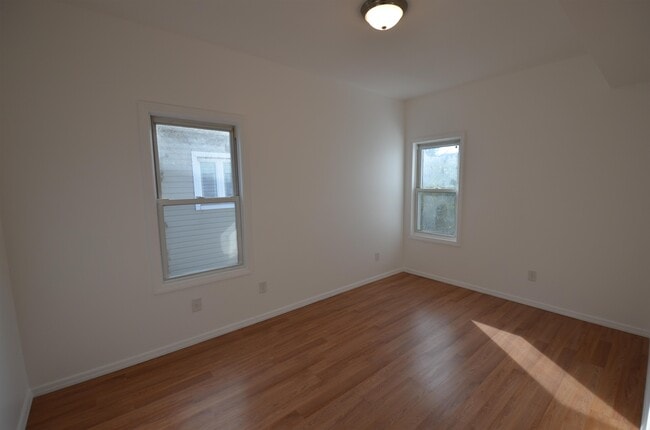 Building Photo - 211 Duncan Ave