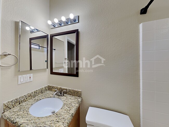 Building Photo - 8746 W Cherry Hills Dr