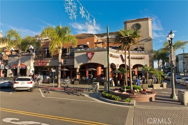 Building Photo - 206 Chicago Ave