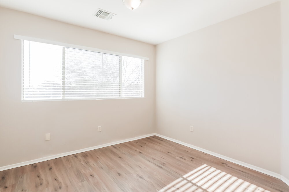 Building Photo - 355 E Camino Del Abeto