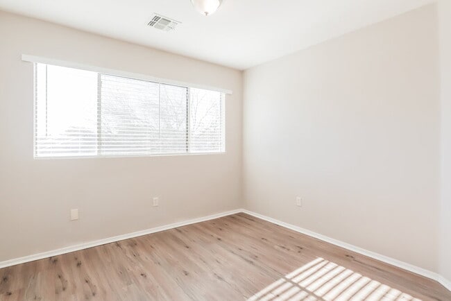 Building Photo - 355 E Camino Del Abeto