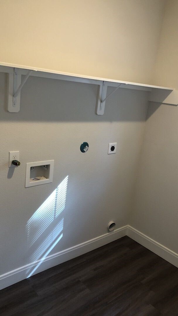 Building Photo - 8218 Parker Rd