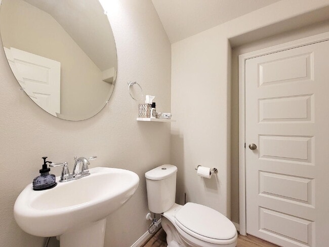 Building Photo - Sun-Filled Corner-Lot Home with Smart Features & Easy I-10 Access!