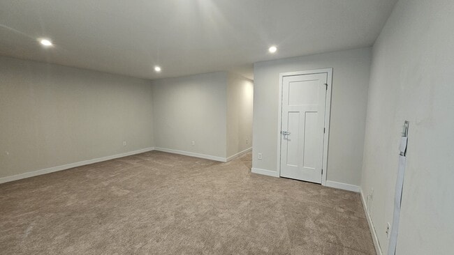 Building Photo - 549 Westport St