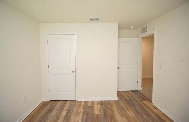 Building Photo - 501 Calico Scallop St
