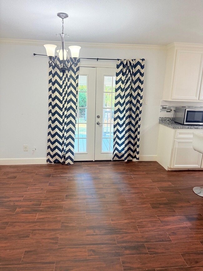 Building Photo - 304 Jill Ave