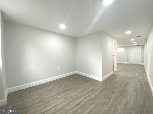 Building Photo - 1319 Rainer Rd